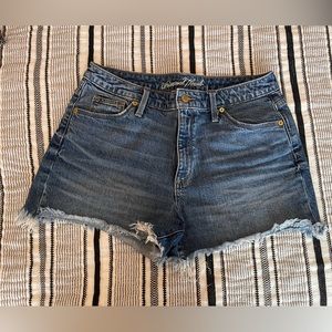 Universal Thread brand shorts, size 10/30r.